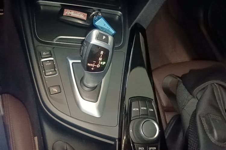 BMW 3 Series 2018 #14 BMW 3 Series 2018 car image #14