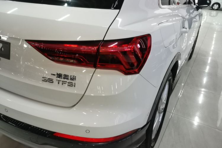 Audi Q3 2023 #8 Audi Q3 2023 car image #8