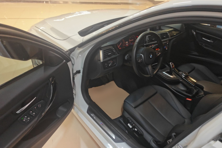 BMW 3 Series 2017 #16 BMW 3 Series 2017 car image #16