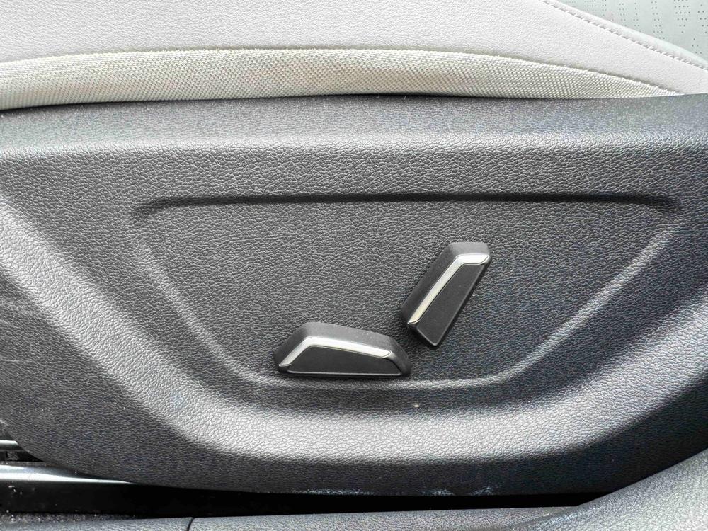 GEELY Emgrand 2022 car image #22