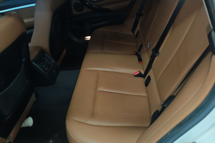 BMW 3 Series GT 2017 car image #17
