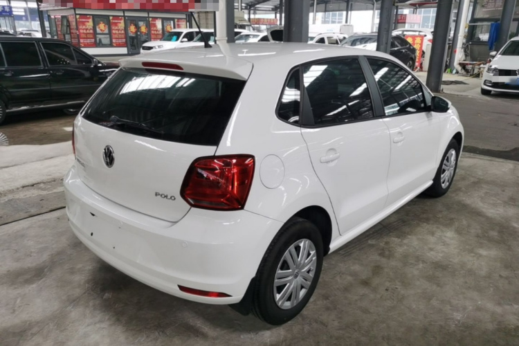 Volkswagen Polo 2017 car image #5