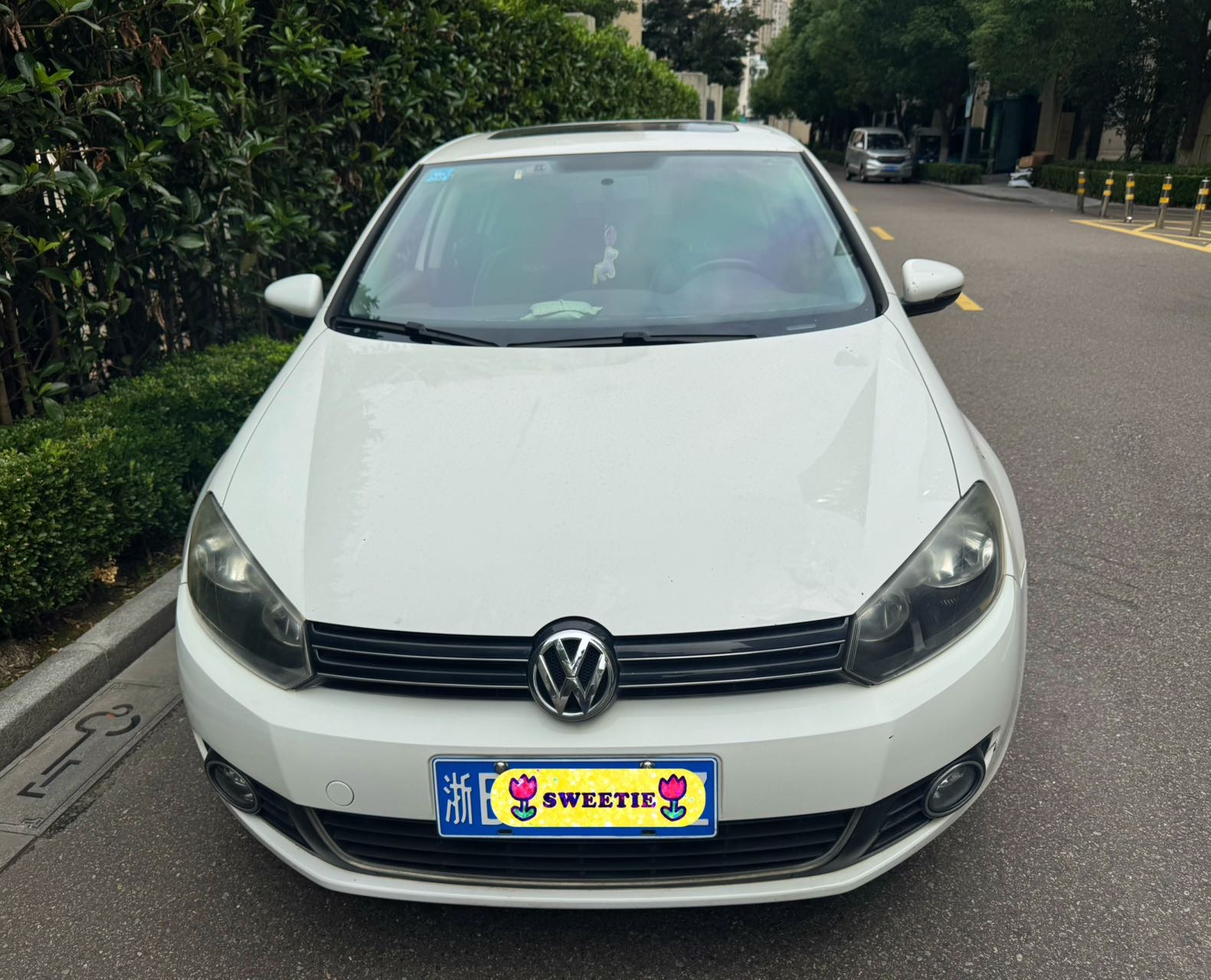 Volkswagen Golf 2012 car image #2