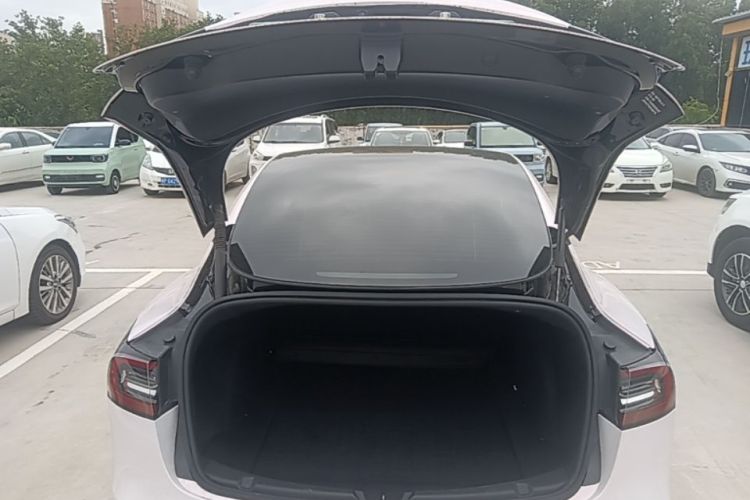 Tesla Model 3 2023 car image #19