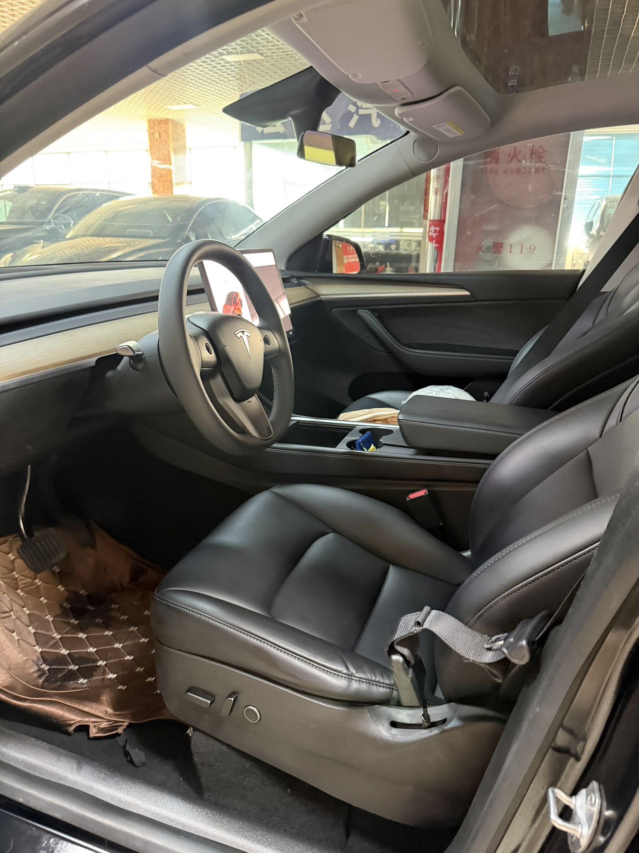 Tesla Model Y 2021 car image #6