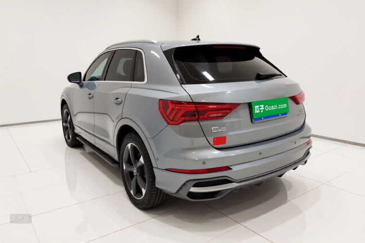 Audi Q3 2021 car image #5