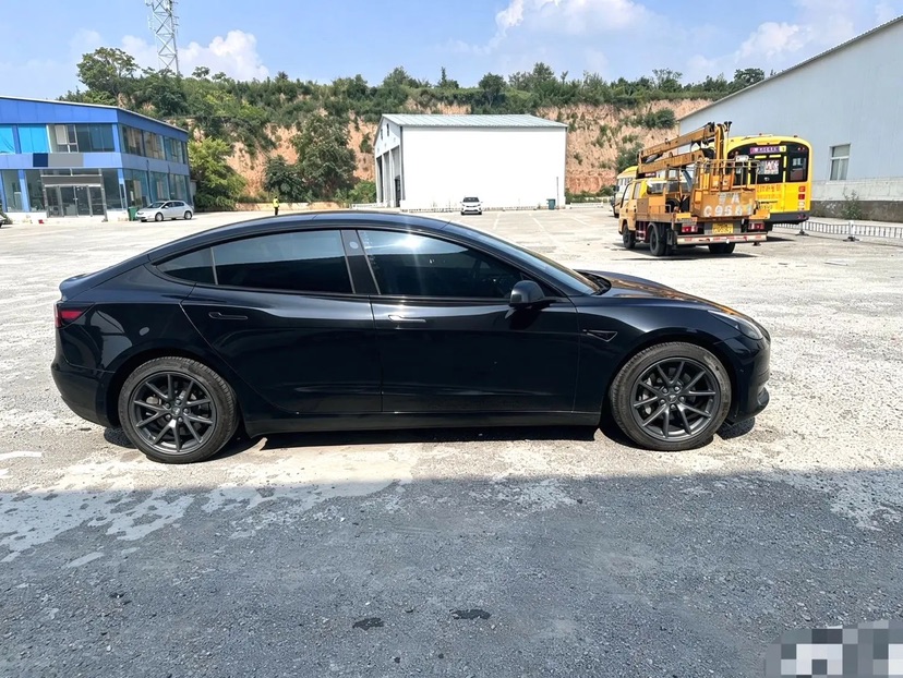 Tesla Model 3 2022 car image #4