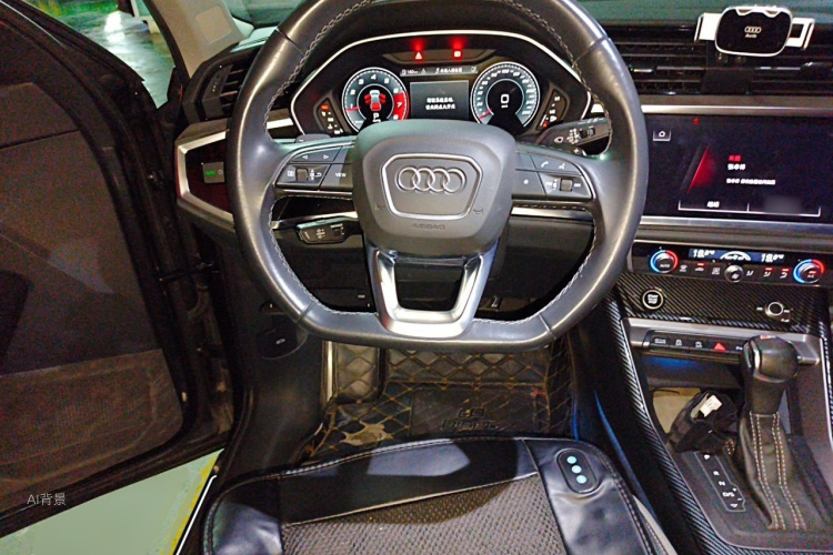 Audi Q3 2022 car image #12
