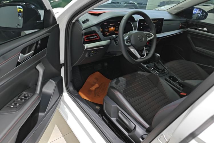 Volkswagen Lavida 2025 car image #16
