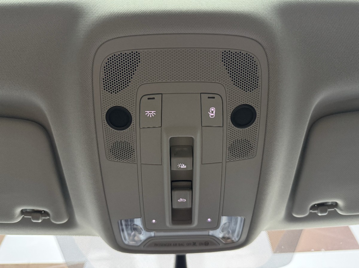 Audi Q3 2022 car image #19
