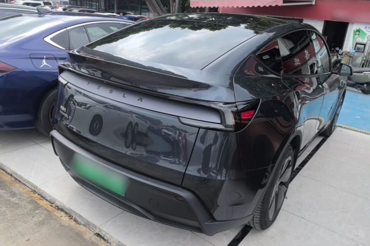 Tesla Model Y 2025 #7 Tesla Model Y 2025 immagine di auto #7