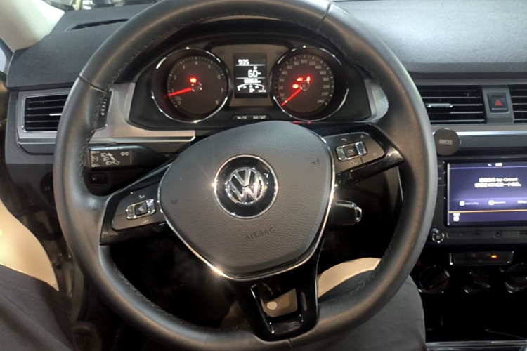 Volkswagen Bora 2019 car image #11