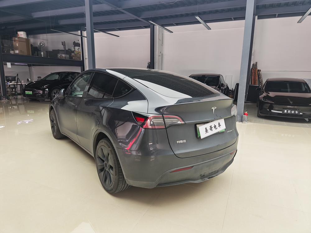Tesla Model Y 2024 car image #4