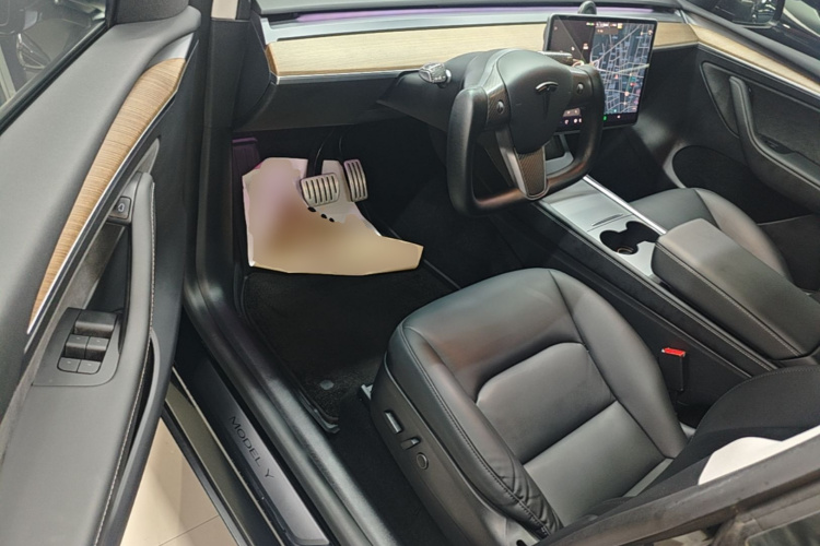Tesla Model Y 2021 #16 Tesla Model Y 2021 car image #16