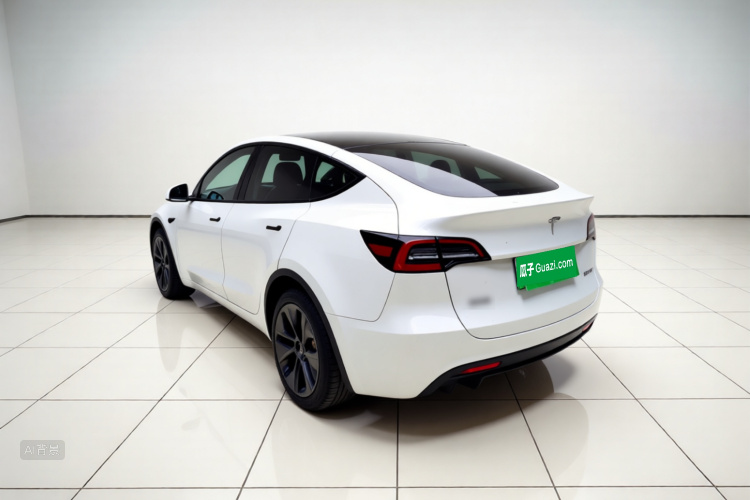 Tesla Model Y 2024 #5 Tesla Model Y 2024 car image #5