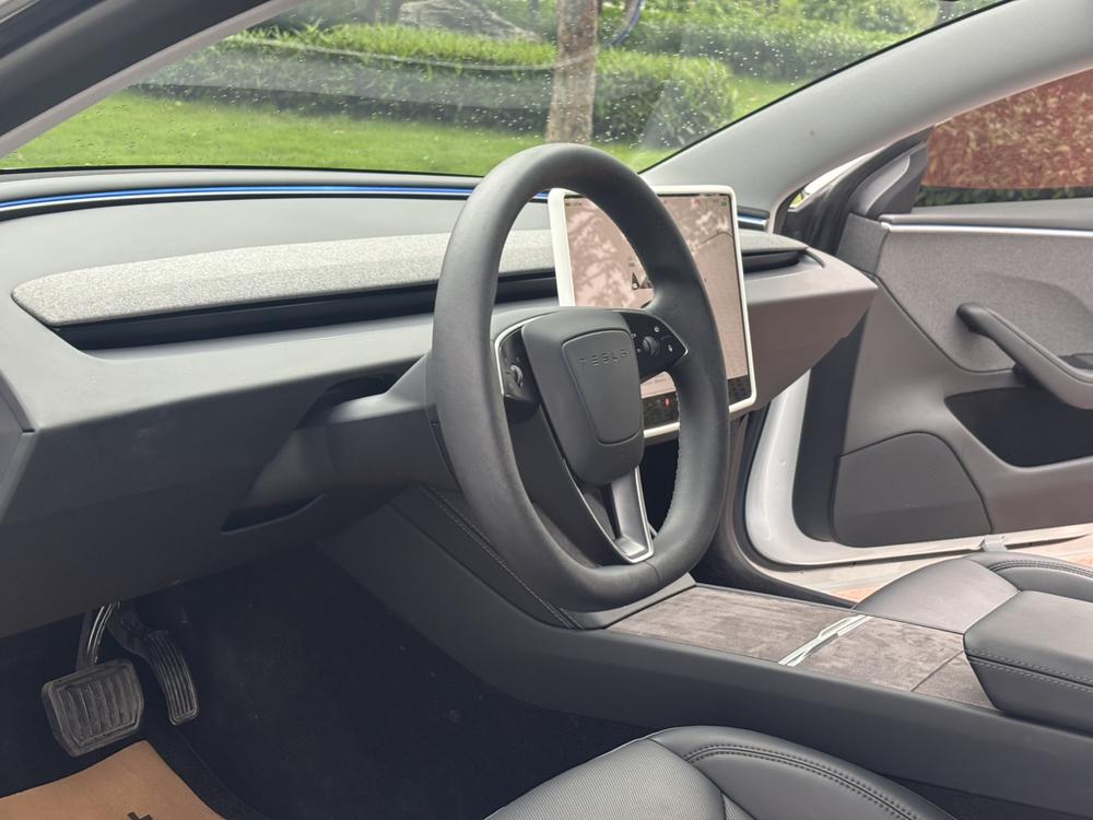 Tesla Model 3 2024 immagine di auto #9