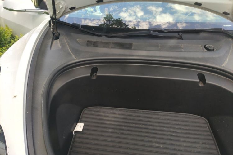 Tesla Model 3 2020 car image #25