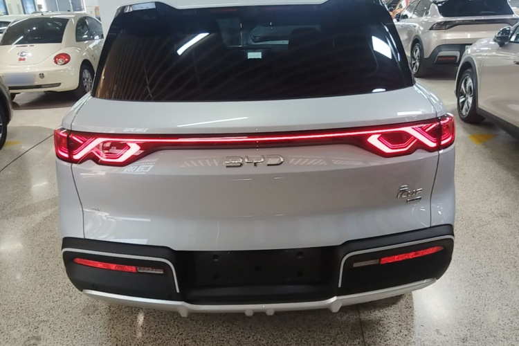 BYD YuanUP 2025 car image #6