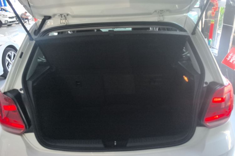 Volkswagen Polo 2015 صورة سيارة #19