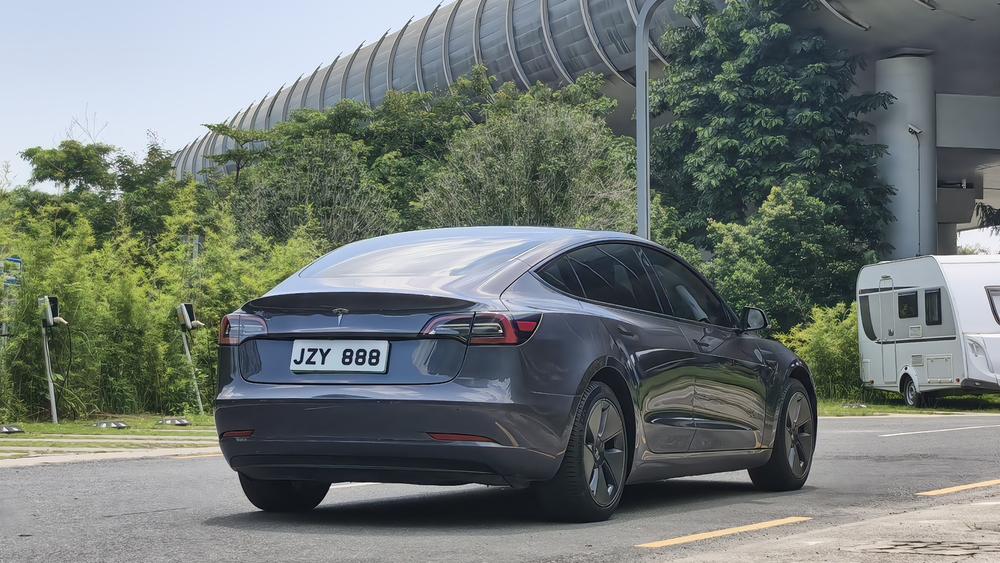 Tesla Model 3 2021 car image #7
