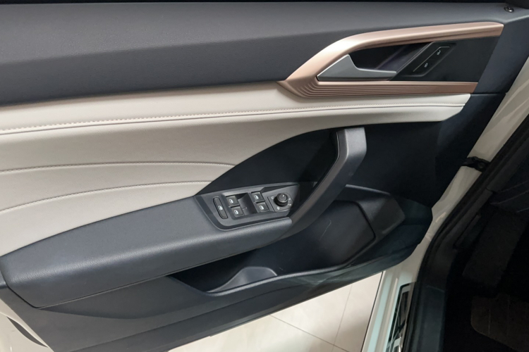 Volkswagen Tharu 2024 car image #10