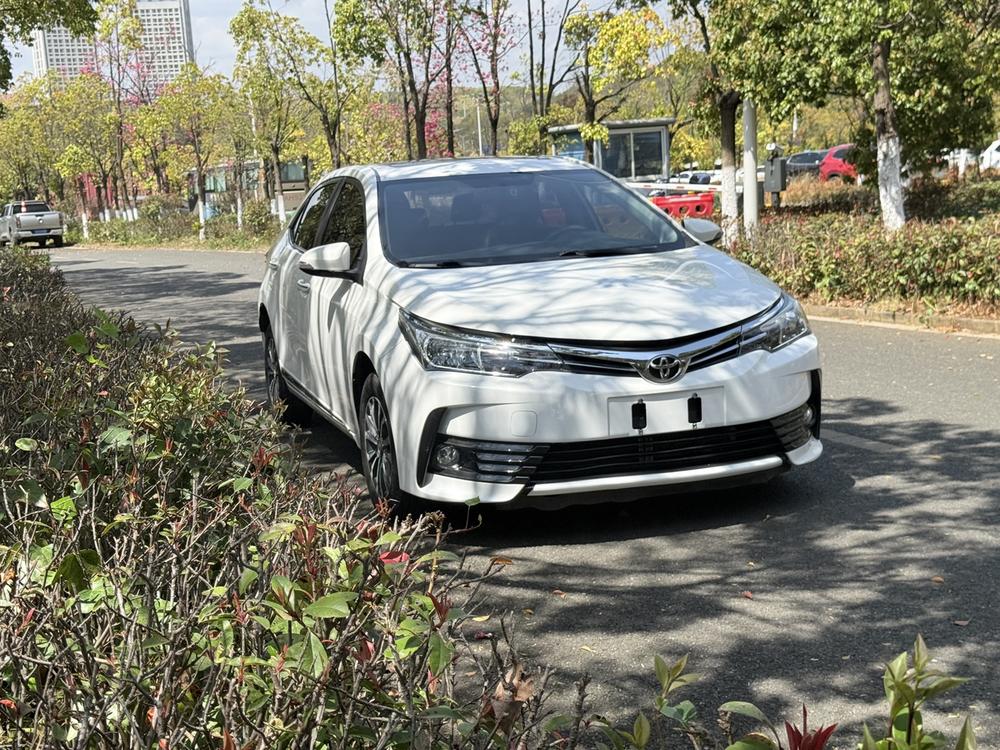 Toyota Corolla 2018 immagine di auto #3