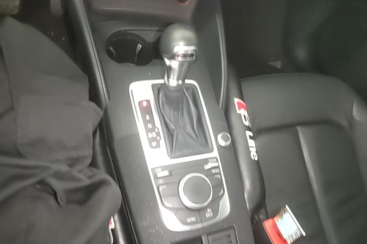 Audi A3 2015 car image #16