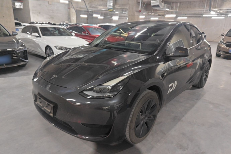 Tesla Model Y 2024 #2 Tesla Model Y 2024 car image #2