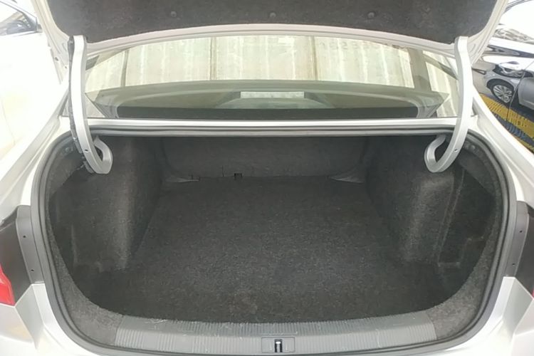Volkswagen Bora 2016 car image #19