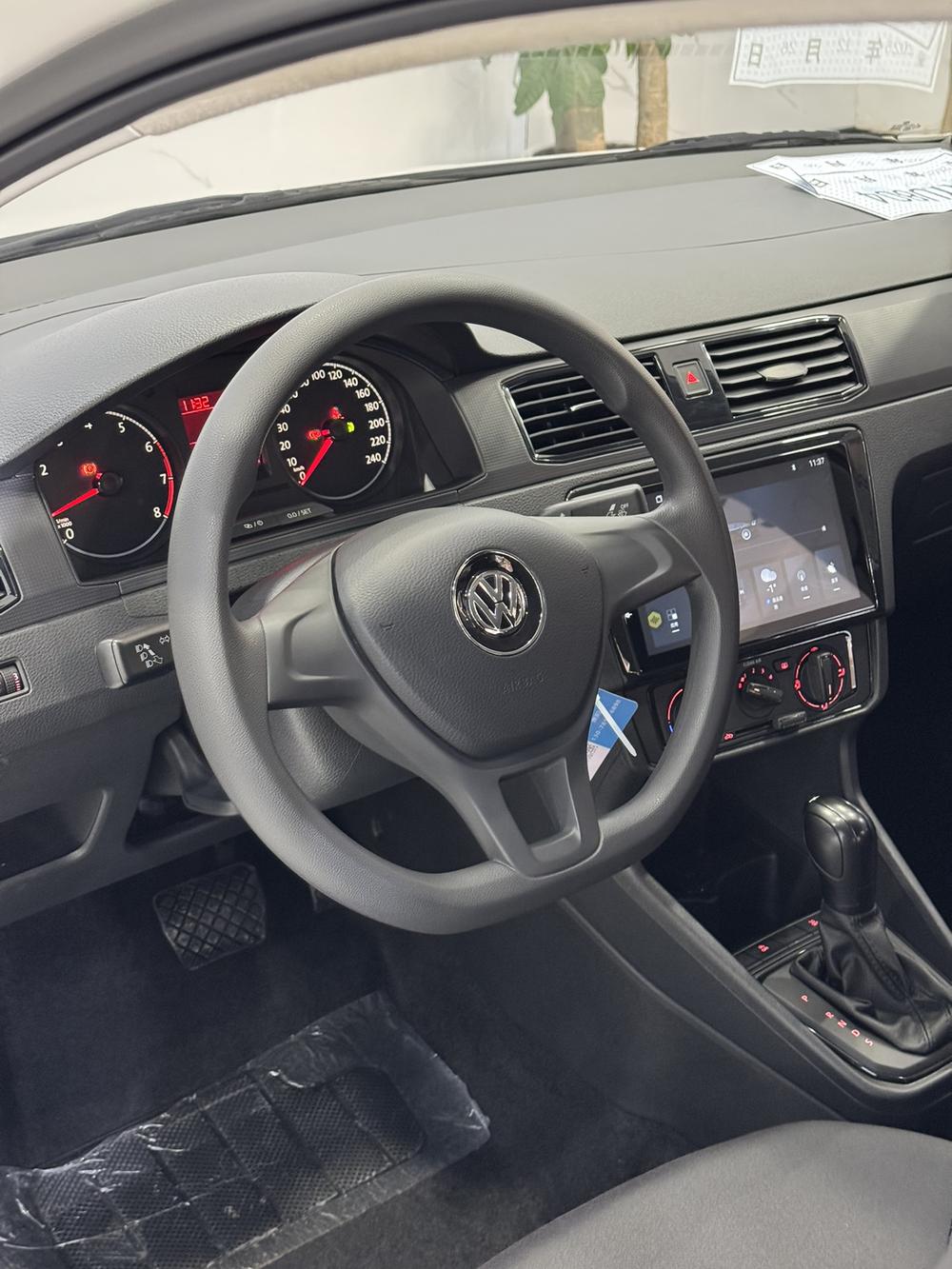 Volkswagen Santana 2022 car image #9