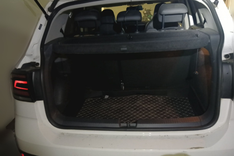 Volkswagen T-Cross 2021 car image #17