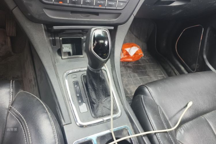 GEELY Emgrand 2017 car image #16