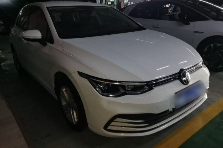 Volkswagen Golf 2023 car image #4