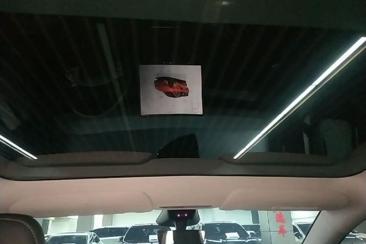 Tesla Model Y 2025 car image #18