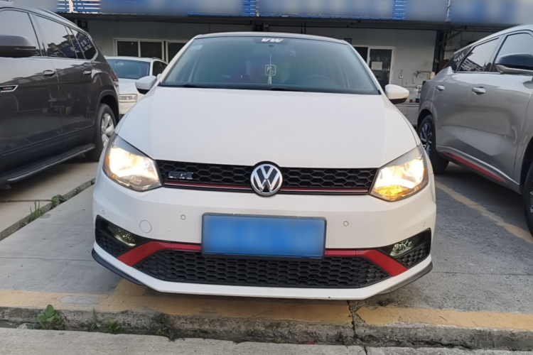 Volkswagen Polo 2016 car image #3
