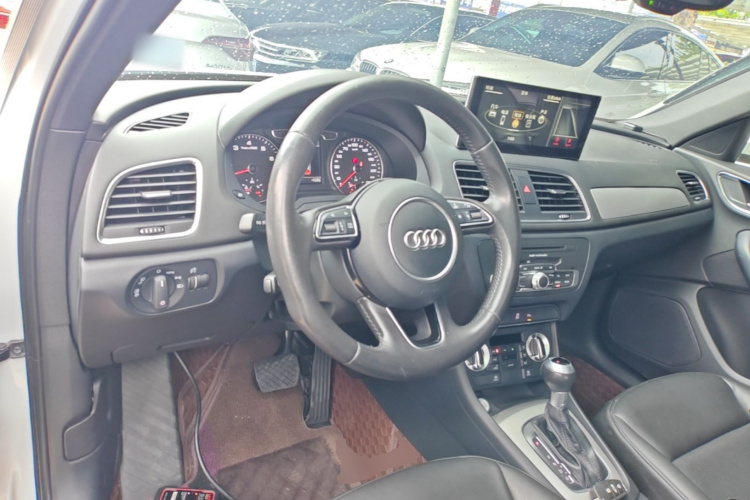 Audi Q3 2015 #10 Audi Q3 2015 car image #10