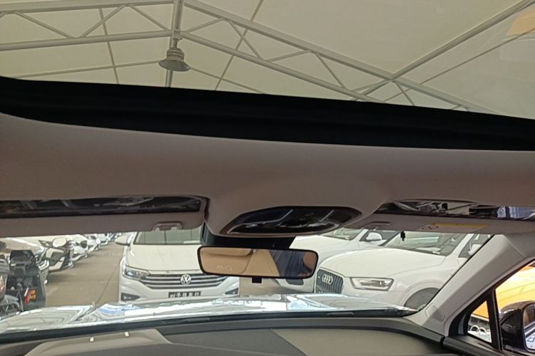GEELY Boyue L 2023 car image #18