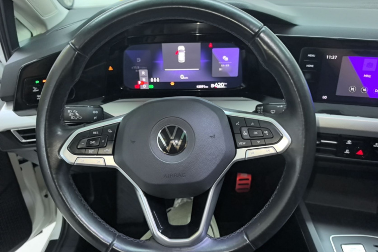 Volkswagen Golf 2021 car image #15