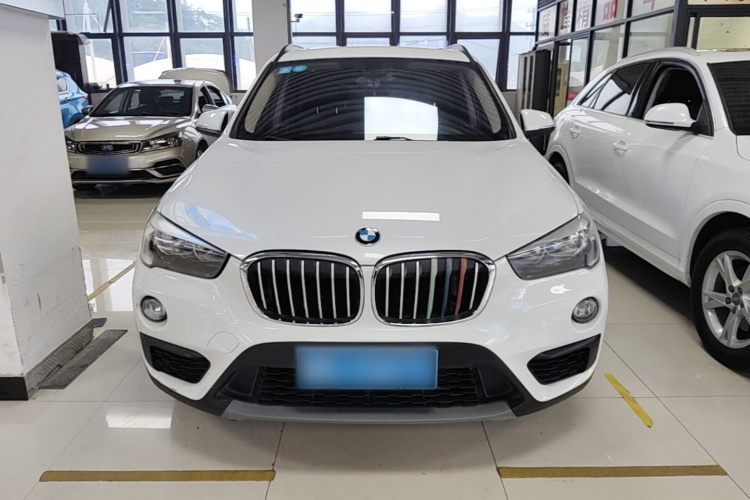 BMW X1 2019 изображение автомобиля #3