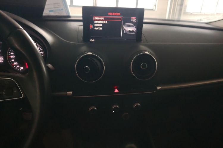 Audi A3 2018 car image #13