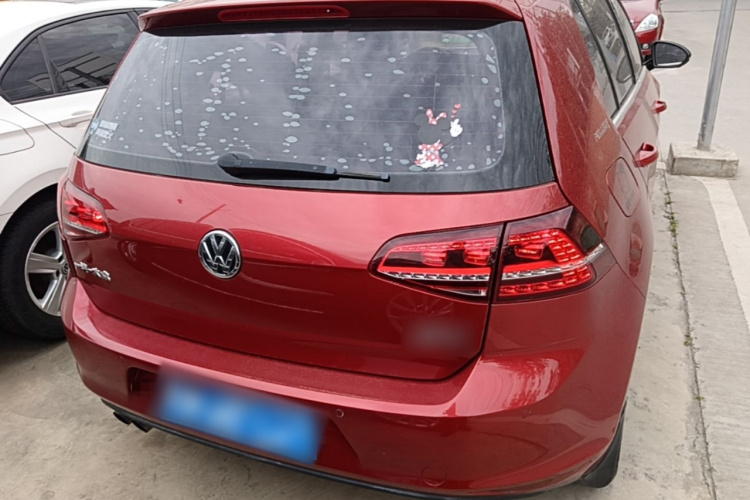 Volkswagen Golf 2017 car image #6