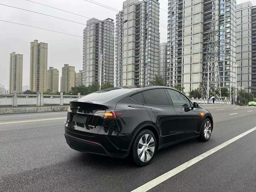 Tesla Model Y 2023 #5 Tesla Model Y 2023 immagine di auto #5