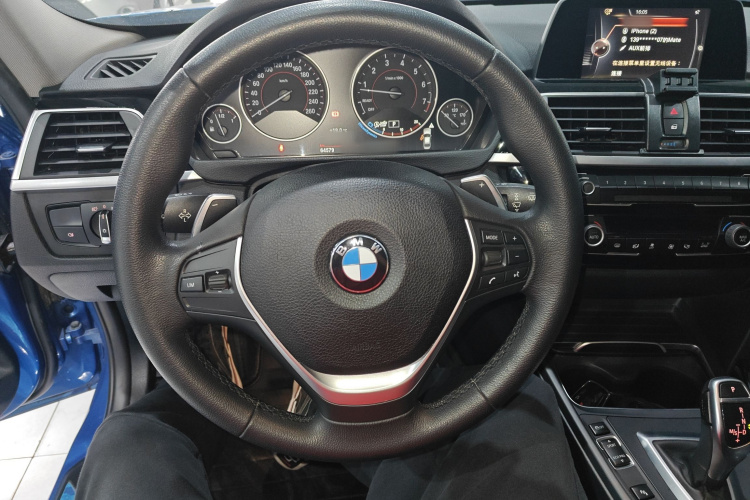BMW 3 Series 2017 car image #11