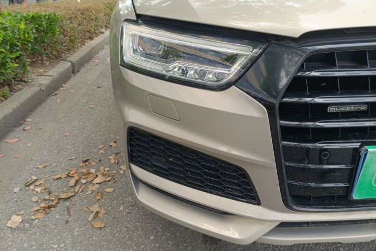 Audi Q3 2019 car image #8