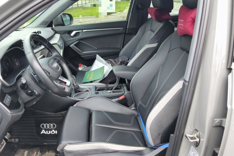Audi Q3 2023 car image #17
