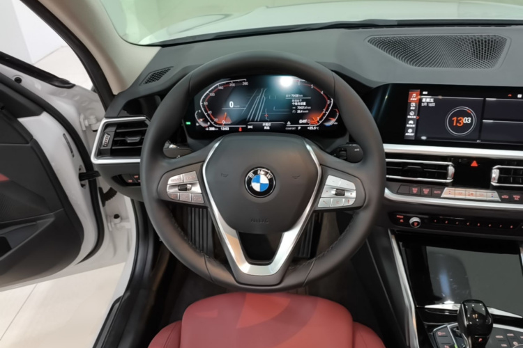 BMW 3 Series 2021 car image #11