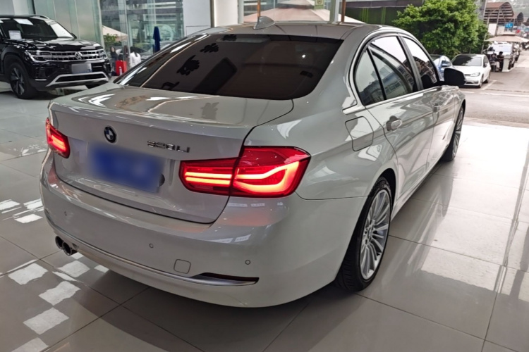 BMW 3 Series 2018 car image #7