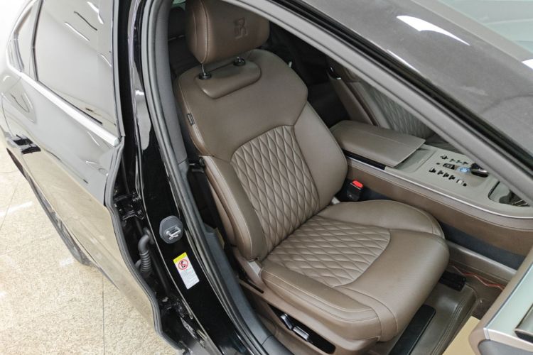 BYD Han 2024 immagine di auto #24
