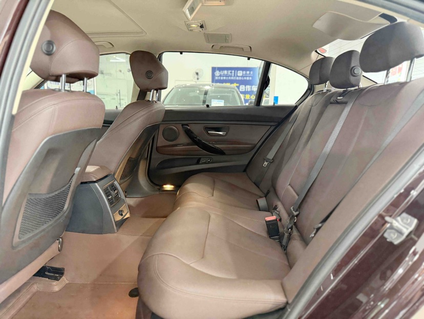 BMW 3 Series 2019 car image #6