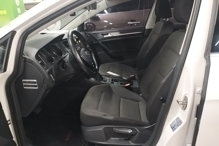 Volkswagen Golf 2016 car image #15